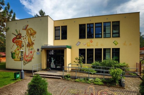 Základní škola, Náchod, 1. Máje 365