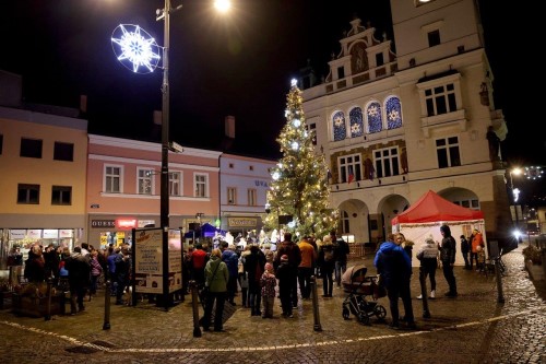 Druhá adventní neděle v Náchodě – svíce naděje je zapálena